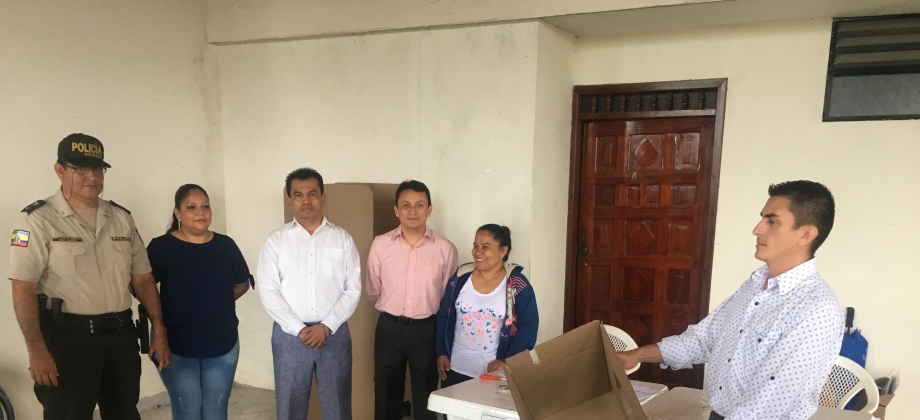 Inició la jornada electoral presidencial 2018 para la segunda vuelta en el Consulado de Colombia en Nueva Loja